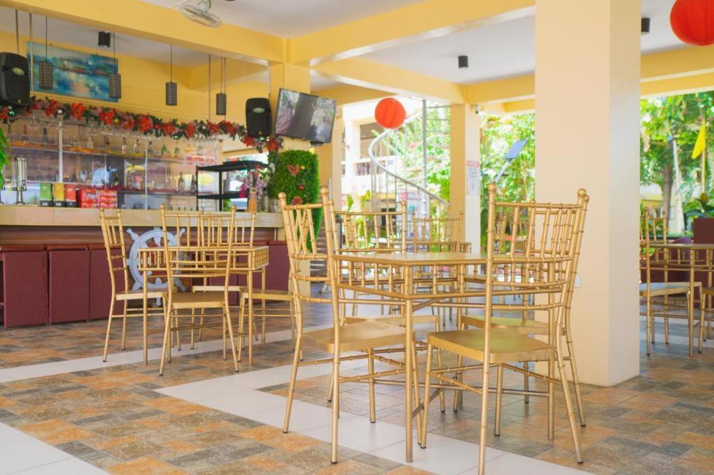 Suzuki Beach Hotel Olongapo Exterior photo