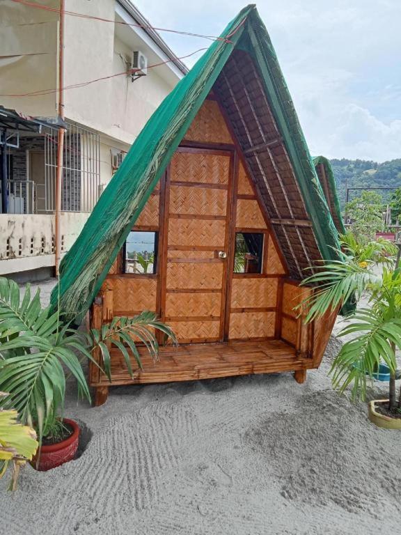 Suzuki Beach Hotel Olongapo Exterior photo